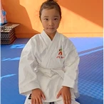 正座をする子ども